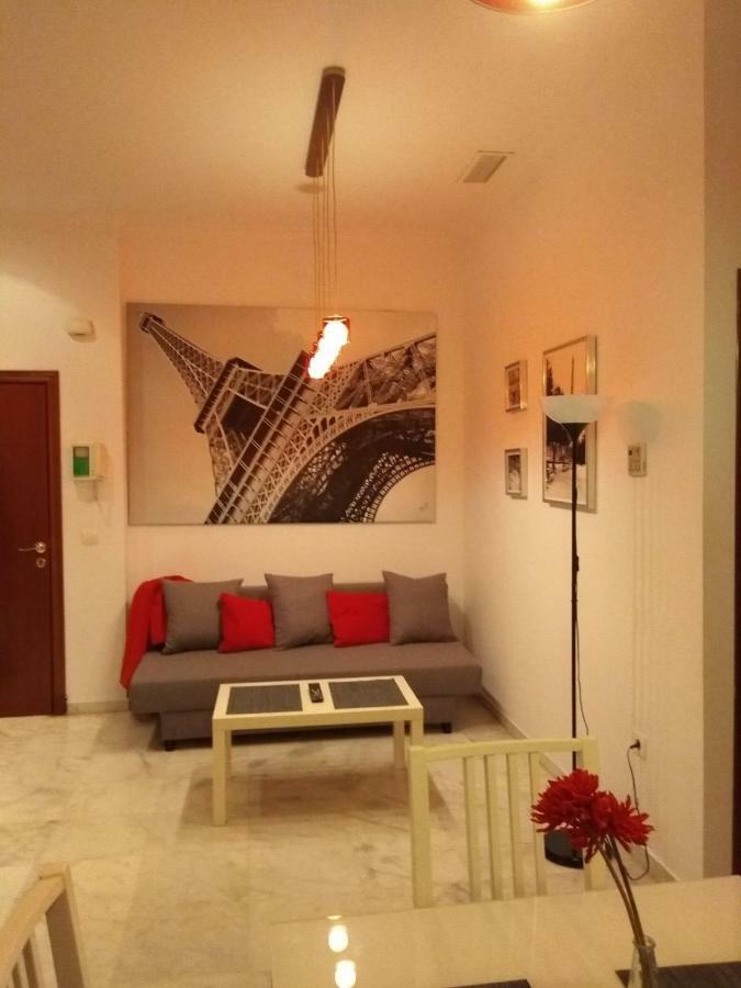 Apartamentos Rg Triana, Calle Castilla Con Patio Seville Luaran gambar